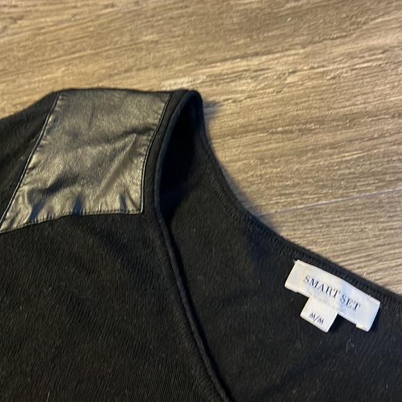 Black sweater size m - Picture 4 of 6